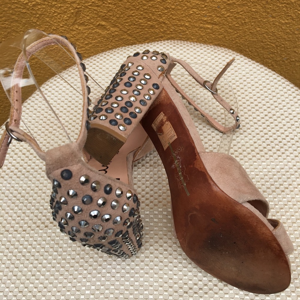 Shoes - Picture 4 of 6